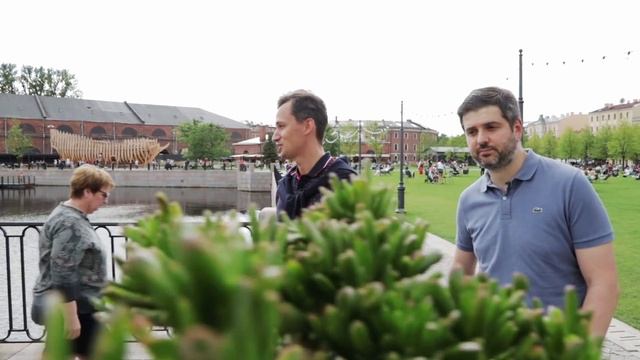 ИЗВЕСТНЫЙ ГРОССМЕЙСТЕР СЫГРАЛ В УЛИЧНЫЕ ШАХМАТЫ! Акция Grand Chess Fest смотреть онлайн