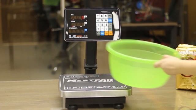 Напольные торговые весы Mertech M ER 333 ACPU с компактной платформой смотреть онлайн