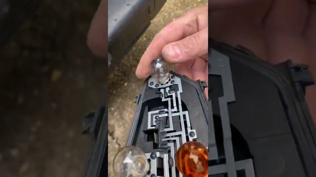 How To Replace A Peugeot Partner Rear Light With DADSKILLZ