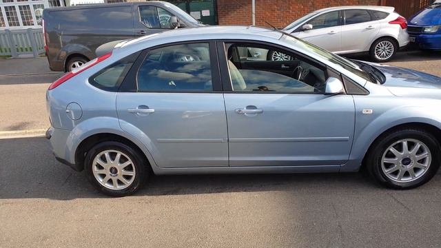 Ford Focus 1 6 Zetec 5dr смотреть онлайн