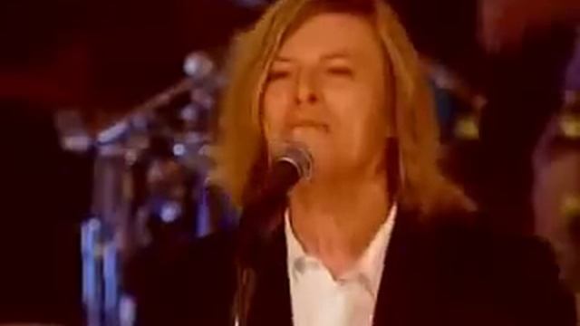 David Bowie - Absolute Beginners смотреть онлайн