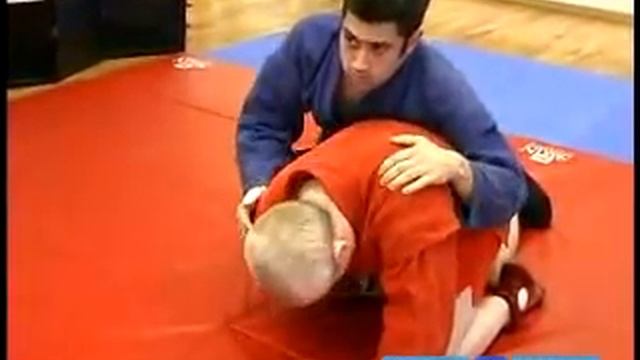 Advanced Sambo Martial Arts : The Rolling Knee Bar Move in Sambo Martial Arts смотреть онлайн