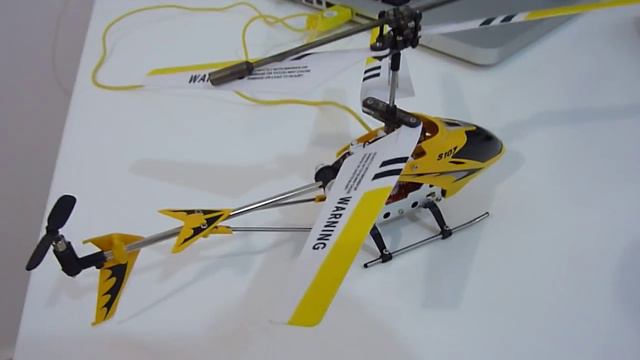 Helicóptero Syma S107 смотреть онлайн