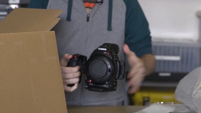 Canon C100 Mark II Unboxing смотреть онлайн