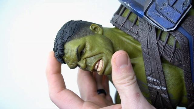 Hot Toys Gladiator Hulk (Thor Ragnarok) Unboxing & Review | H&U смотреть онлайн