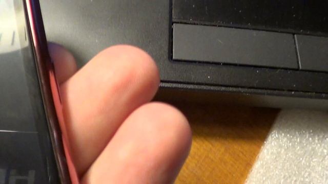 Как одеть чехол на смартфон и не оторвать защитное стекло. ЛАЙФХАК смотреть онлайн