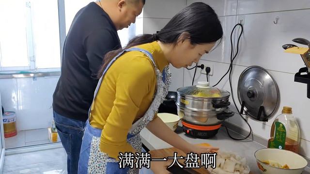 胖哥炖牛肉，蒸猪肝和家人说说笑笑，告别2023年，愿2024年会更好 смотреть онлайн