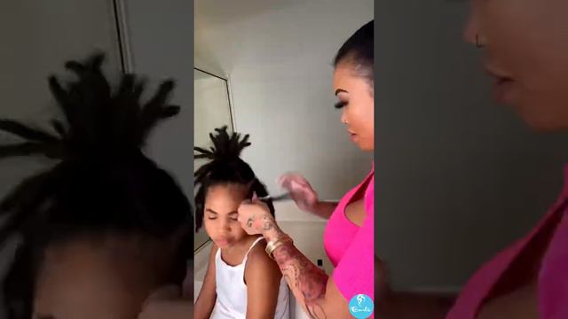 Juice Gets Her Hair Re-Twisted with Curls Poppin' Pineapple Collection **GIVEAWAY** смотреть онлайн