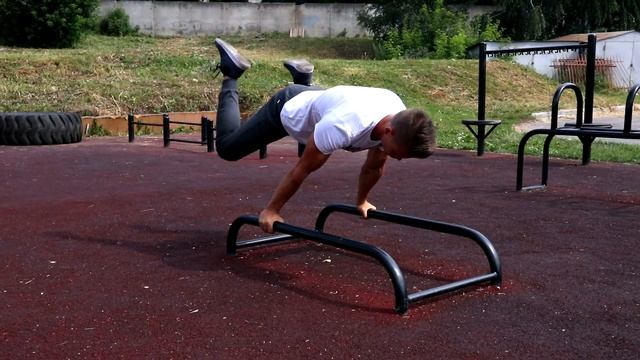 КАК ВЫПРЯМИТЬ ГОРИЗОНТ (PLANCHE). НЕ МОГУ ПОДНЯТЬ НОГИ ЛИБО ТОРЧЕЖОП. смотреть онлайн