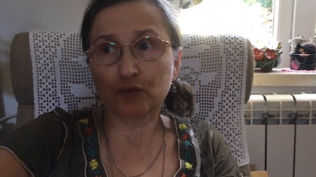 Вяжу шапочку спицами с ажуром и про Вышивку крестиком Семплер Домик