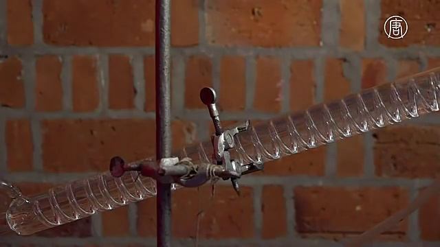 Индийский учёный делает топливо из пластиковых отходов (новости) смотреть онлайн