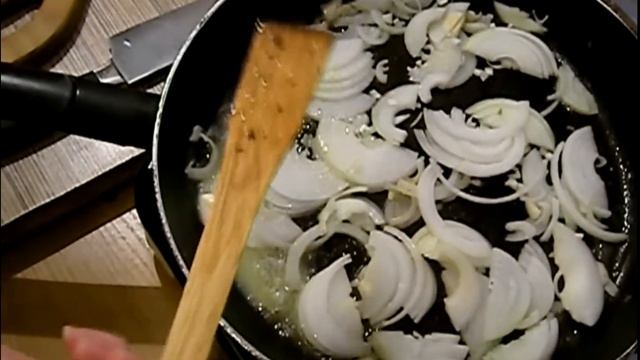 РЕЦЕПТ ВКУСНОЙ ТУШЕНОЙ КАПУСТЫ С ГРИБАМИ смотреть онлайн