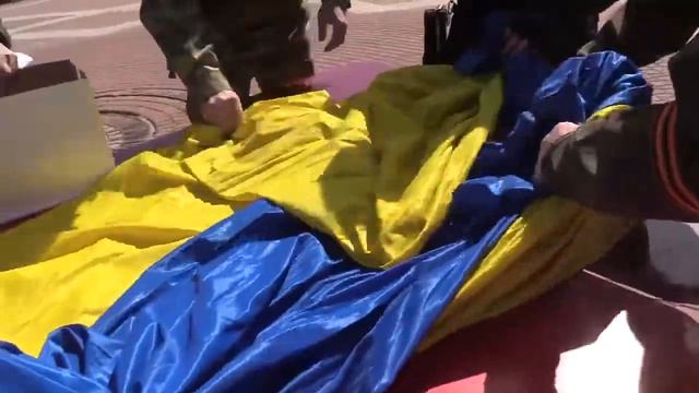 Чичерина отдала флаг Украины Зеленскому смотреть онлайн