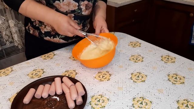 Вкусные сосиски в кляре. Попробуйте, вам понравится! смотреть онлайн