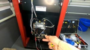 Новый котёл тухнет.