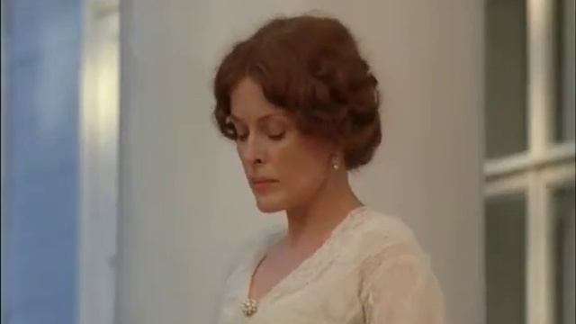 Две женщины Ролик смотреть онлайн
