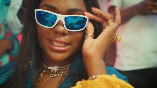 MADAME COOPER - BONGO (Clip Officiel) смотреть онлайн