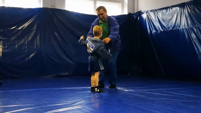 Дополнительная тренировка с элементами боевого самбо от заслуженного тренера МВД России. Самбо дети смотреть онлайн