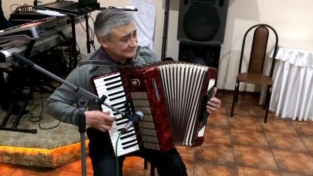 Армянская музыка . Аркадий Арутюнян аккордеон и Иосиф Аветисян клавиши . Ур гынац , ур гынац . смотреть онлайн