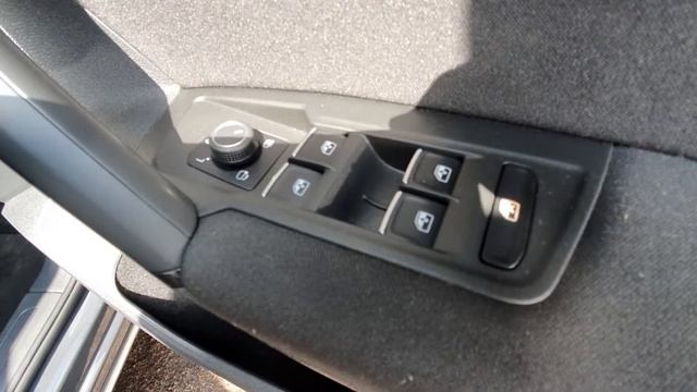 2017 Volkswagen Tiguan 2.0 TDI Interior and Exterior Video View смотреть онлайн