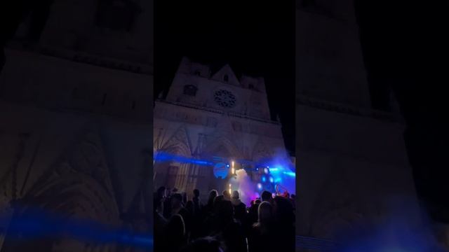 Божоле Нуво прибыло! Вся Франция танцует в праздник молодого вина! Так отмечают в Лионе. Лайк? смотреть онлайн