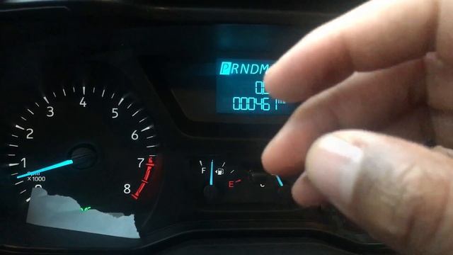 Miles until empty Display смотреть онлайн