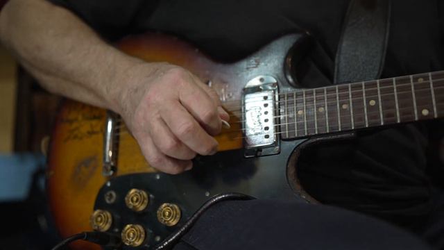 1960 Gibson Melody Maker slide guitar Bill Lawrence humbucker pickup played by Roger Wilson Les Pau смотреть онлайн