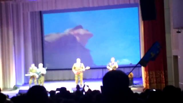 Выступление ансамбля Голубые береты смотреть онлайн