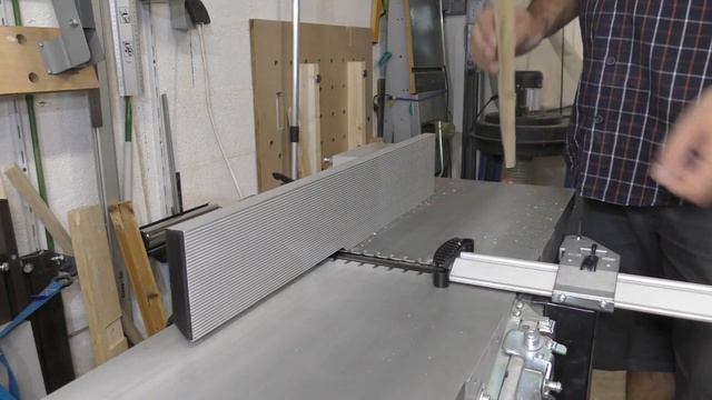 Tuto : comment raboter et dégauchir une planche ? смотреть онлайн