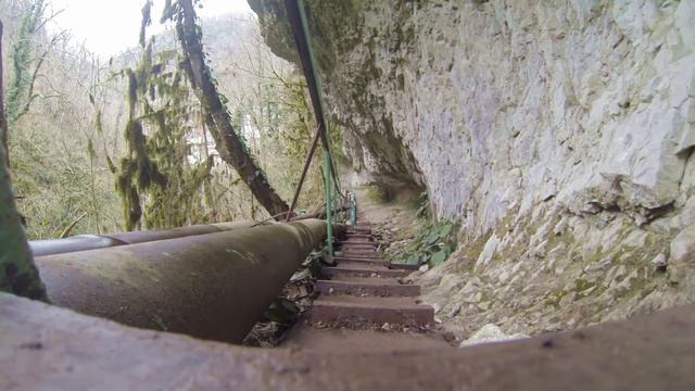 Прогулки к водопадам. Водопад Пасть дракона. Красная Поляна, март 2017 смотреть онлайн