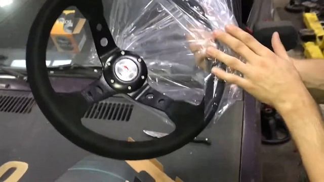 КАК УСТАНОВИТЬ СПОРТ РУЛЬ НА ЖИГУЛИ? НОВЫЙ ТЮНИНГ. ПОТЕКЛО МАСЛО. смотреть онлайн