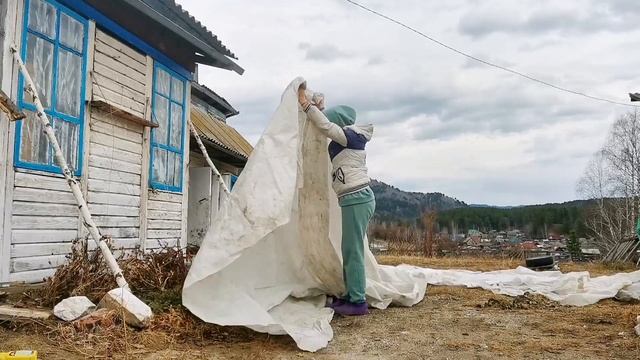 ПОДГОТОВКА РОЗ К ЗИМЕ 30 октября | ВОЗДУШНО СУХОЕ УКРЫТИЕ смотреть онлайн