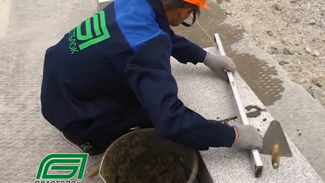 Быстрый дом своими руками из полистиролбетона. Часть 1 - укладка первого ряда. смотреть онлайн