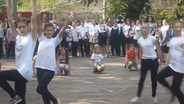 Танец на последний звонок. 7-9-11 классы смотреть онлайн