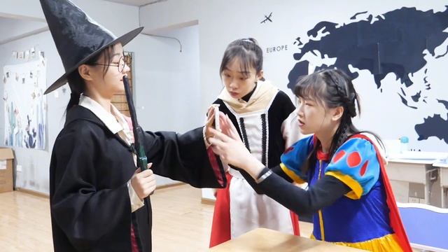 神奇的换衣照相机，豆豆摇身一变竟成汉服小仙女，太好看了！【柚柚手工】 смотреть онлайн