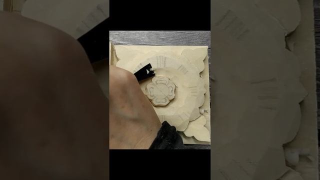 Резьба по дереву. Мебельная розетка. ASMR #shorts смотреть онлайн