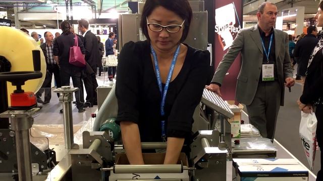 Styl'BIB de Smurfit Kappa : conditonner des poches Bag in box facilement et rapidement смотреть онлайн