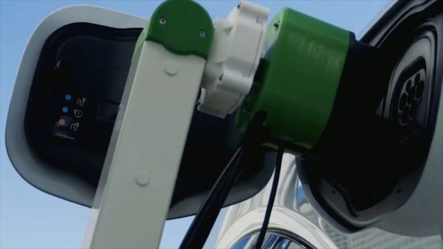 Ford Develops Robot EV Charging Station смотреть онлайн