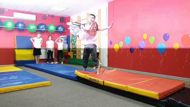 Спортивная акробатика для детей 3-10 лет /24.12.2020г/ смотреть онлайн