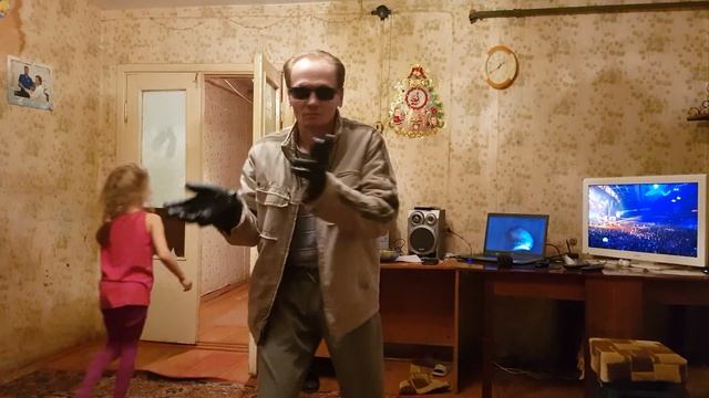 Танец робота и & Robot Dance