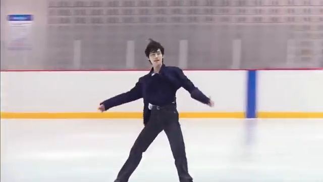 PARK SUNGHOON SPECIAL SKATING PERORMANCE IN EN-O'CLOCK EP 20