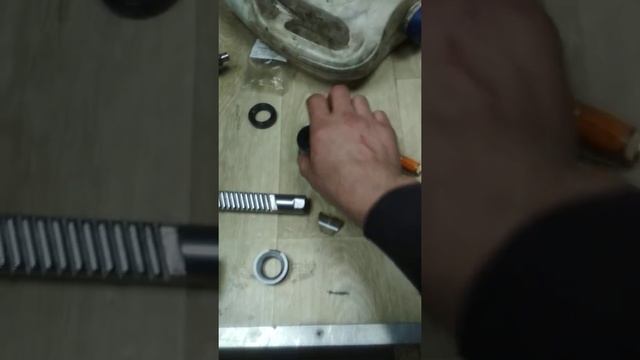 ремонт рулевой рейки Шкода октавия смотреть онлайн