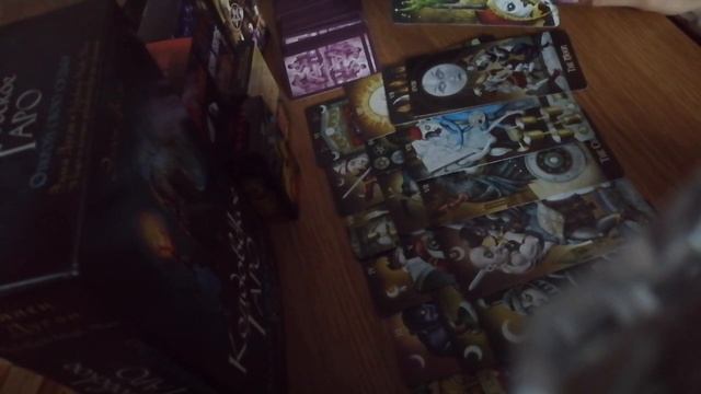 Таро. Разговор с его подсознанием. Отношения. Чувства. Расклад онлайн. Гадание на любовь смотреть онлайн