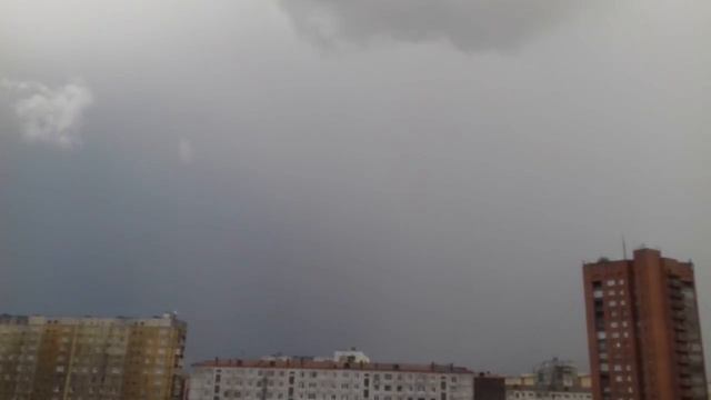 Молнии и раскаты грома. Живая съемка смотреть онлайн