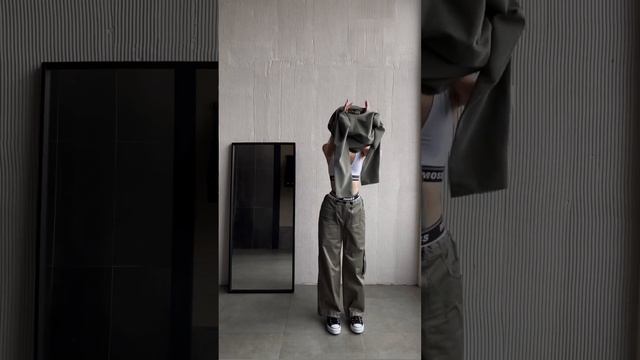 брюки карго стоимость 2900 ₽ #шоурум #шоуруммосква #женскаяодежда #одежда #карго смотреть онлайн