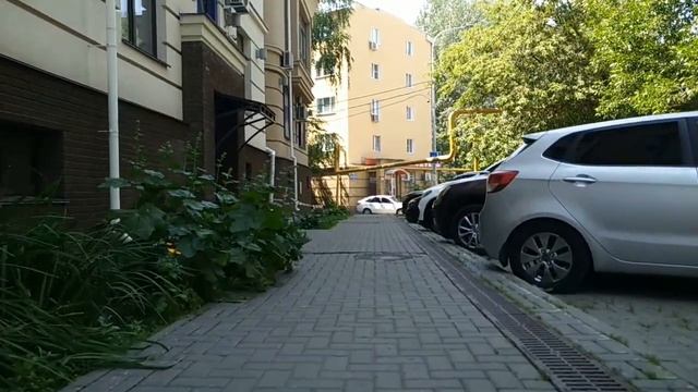 Нижний Новгород, вид снизу. Нижегородская 12 - Гребешковский Откос 9а