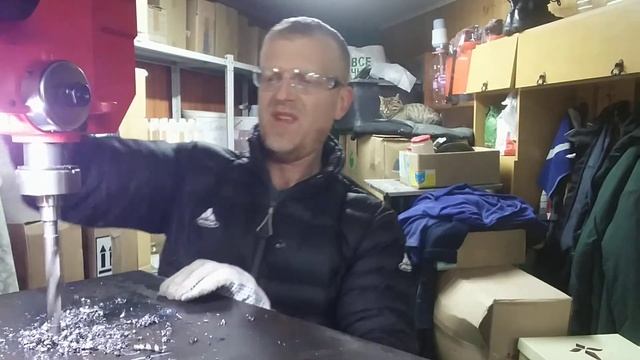 Сверло на 20, железная плита 24 мм. смотреть онлайн