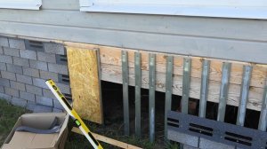 Как и чем закрыть цоколь дома или бани на винтовых сваях