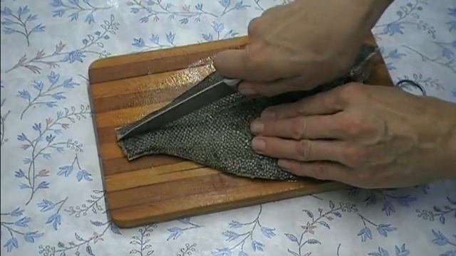 КАК ВКУСНО ПОЖАРИТЬ КАМБАЛУ. ЖАРЕНАЯ КАМБАЛА НА СКОВОРОДЕ БЕЗ ЗАПАХА. смотреть онлайн