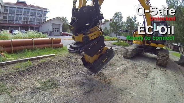 Engcon EC30 Tiltrotator With Q Safe Quick Coupler + EC Oil Auto Oil Connection